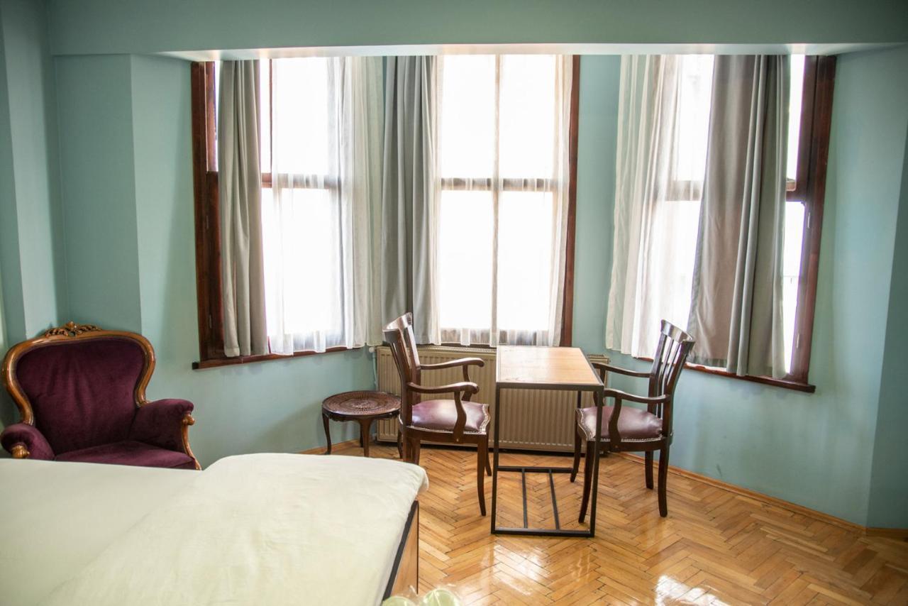 Yolohostel Hostel *