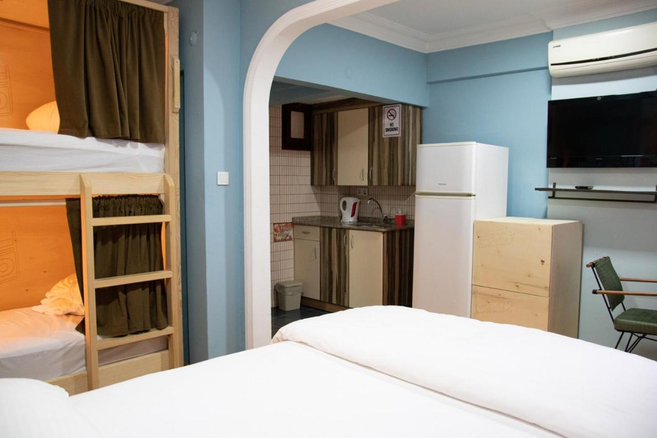 Yolohostel Hostel